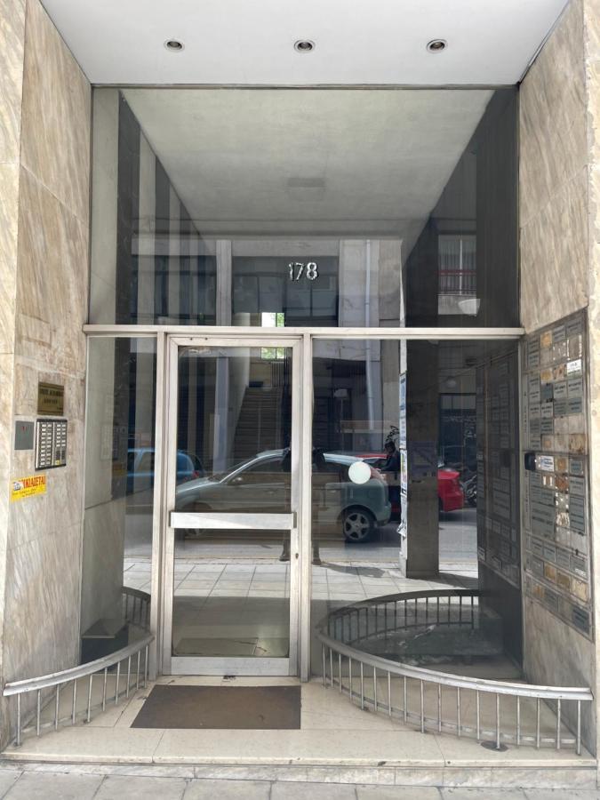 Oikiastudios Patras Bagian luar foto