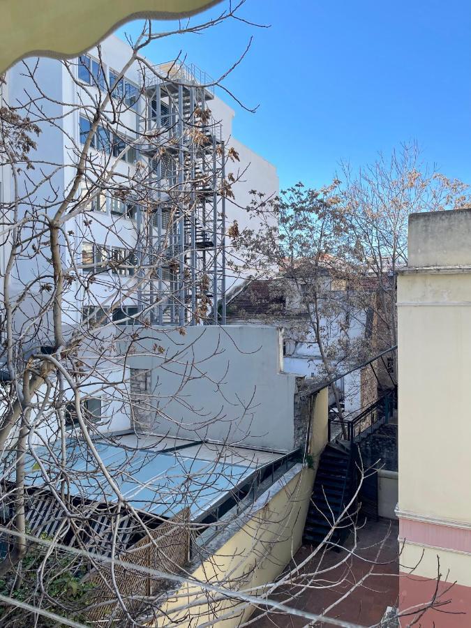 Oikiastudios Patras Bagian luar foto