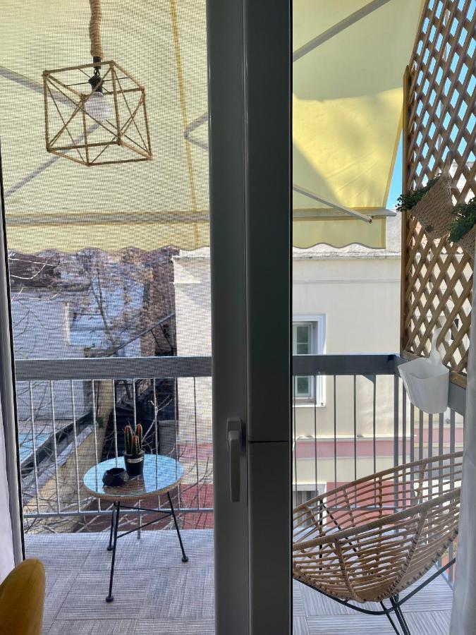 Oikiastudios Patras Bagian luar foto