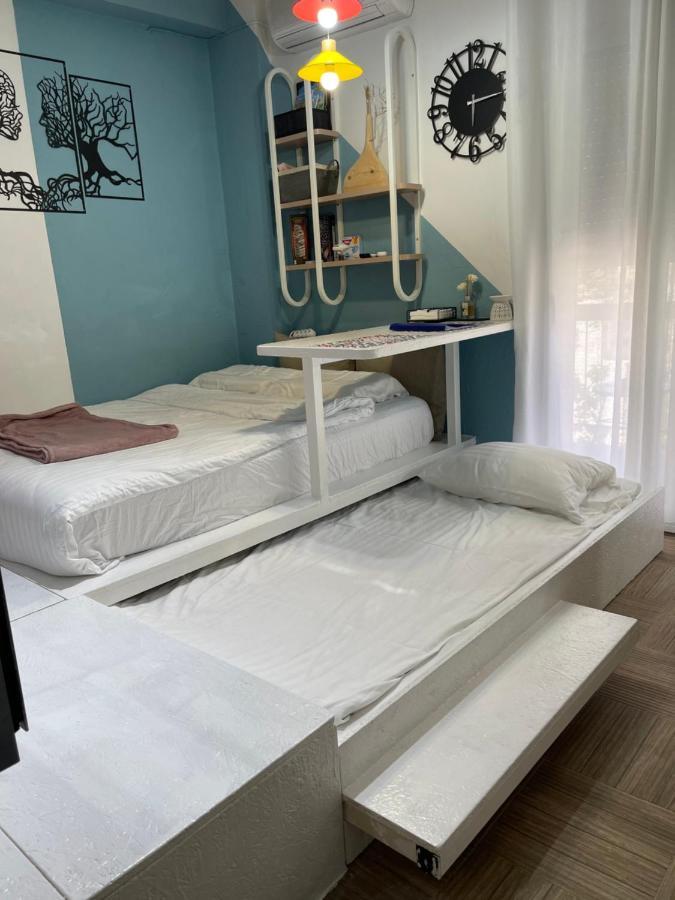 Oikiastudios Patras Bagian luar foto